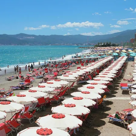 Goccia Di Mare 50M From The Sea - Happy Rentals Alassio Exterior photo